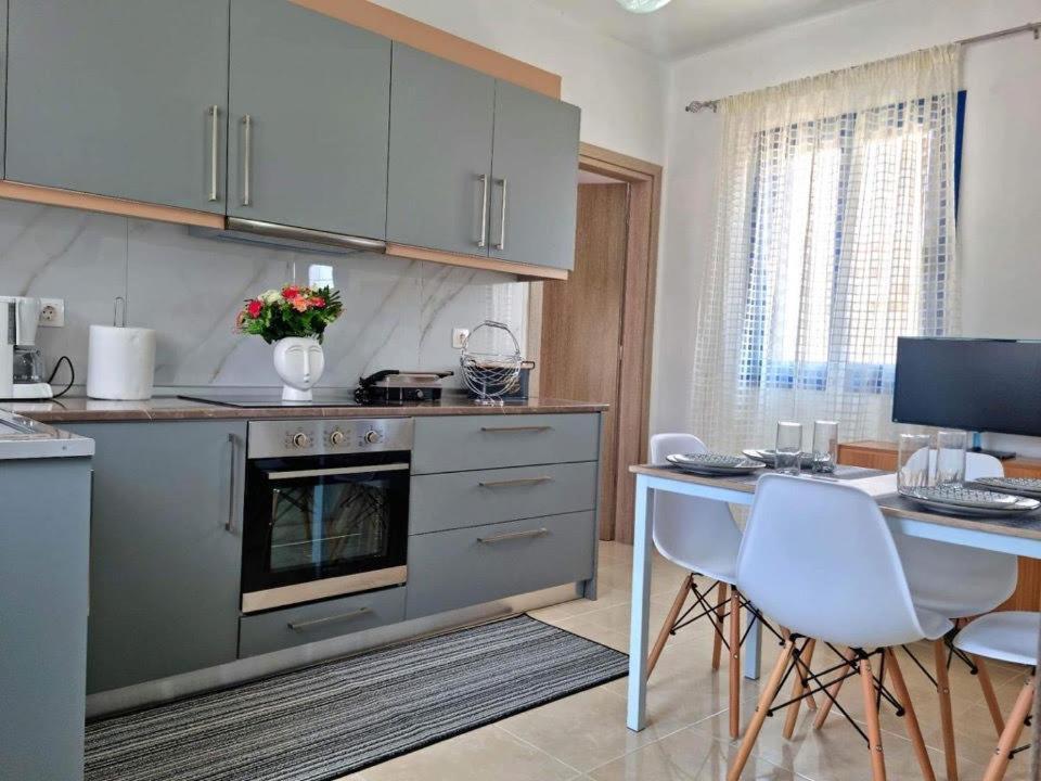 Dionysia Apartments Ливадия Экстерьер фото