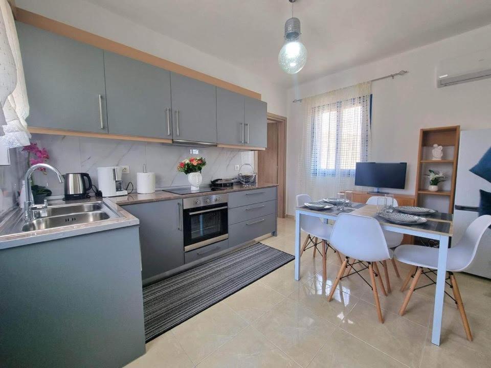 Dionysia Apartments Ливадия Экстерьер фото