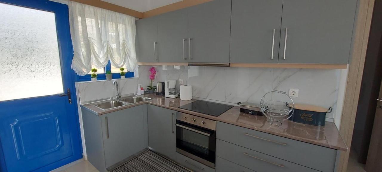 Dionysia Apartments Ливадия Экстерьер фото